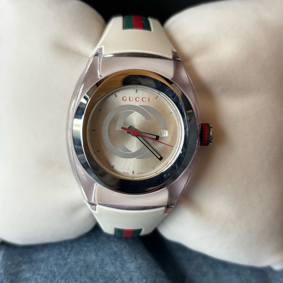 Gucci Sync L Women's White Rubber Strap Quartz Watch - YA137302 - Picture 2 of 8